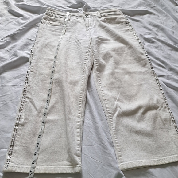 Chico's | White rhinestone details women's Capri jeans size 1 - Picture 11 of 14